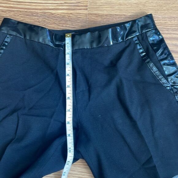 MARC JACOBS Black Capri Crop Pant Womens Patent Leather Detail Wool $228 - Picture 3 of 12